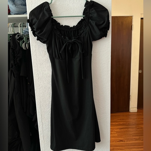 Black Mini Dress Puff Sleeve Size XS/S - Picture 1 of 3
